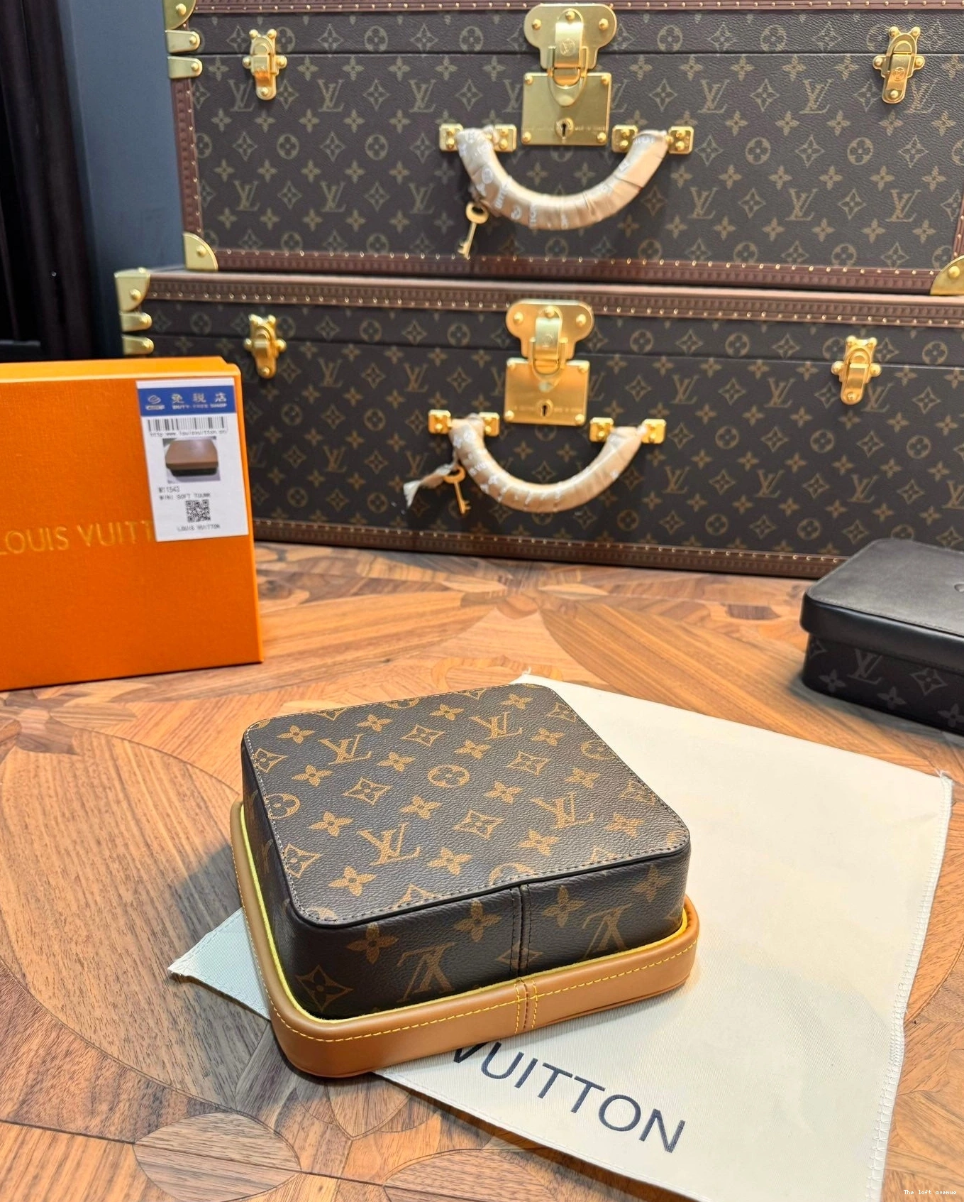 JEWELRY YELLOW LV CUSTOM SQUARE BOX 0709